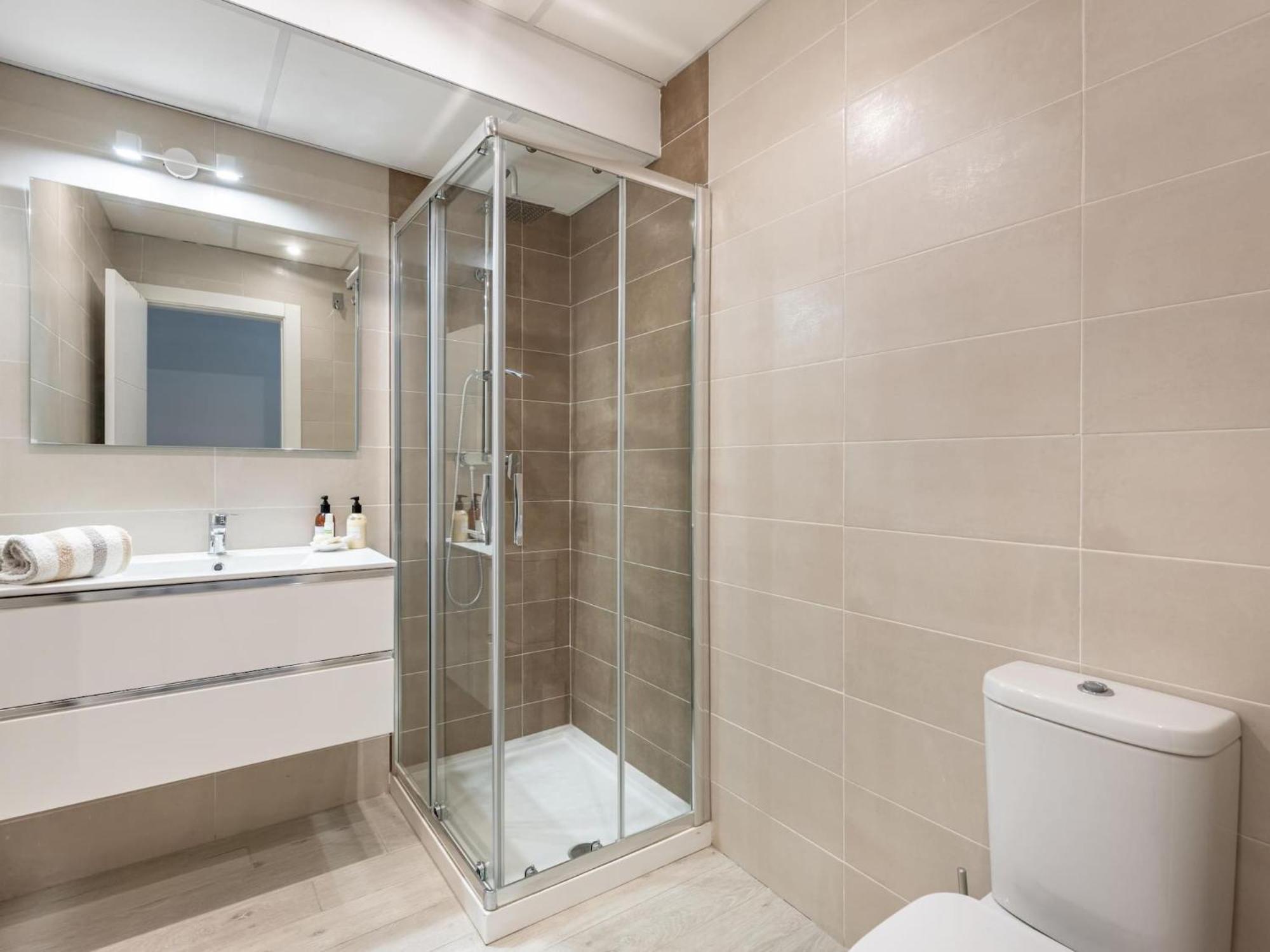 Central Stylish And Elegant 1 & 2 Bedroom Apartments I กรานาดา ภายนอก รูปภาพ