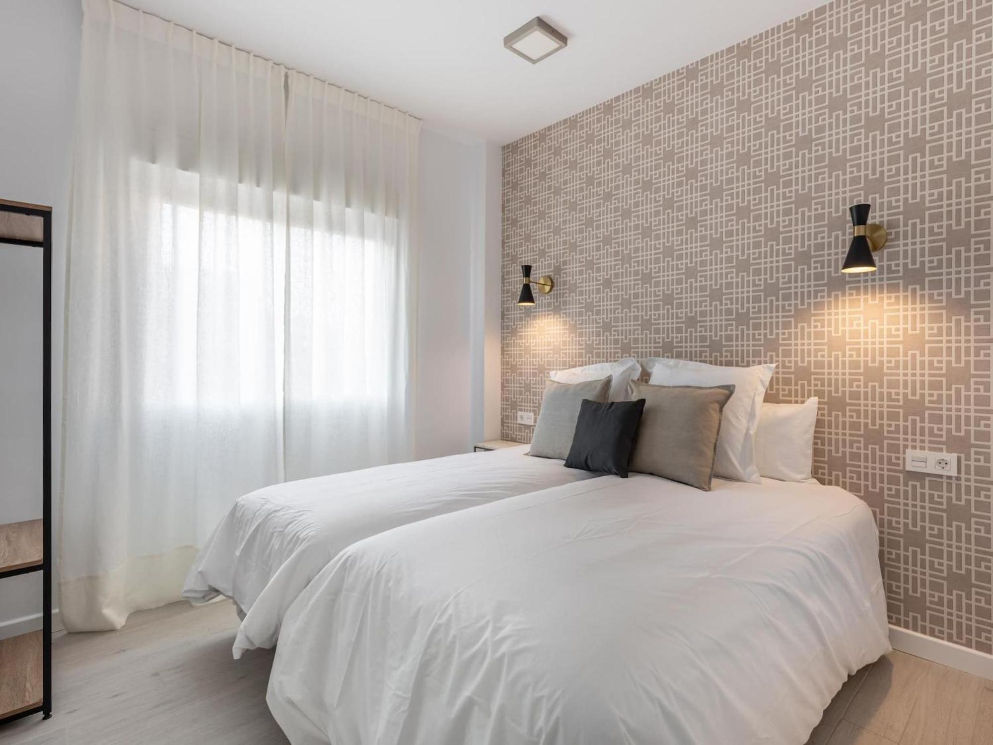 Central Stylish And Elegant 1 & 2 Bedroom Apartments I กรานาดา ภายนอก รูปภาพ