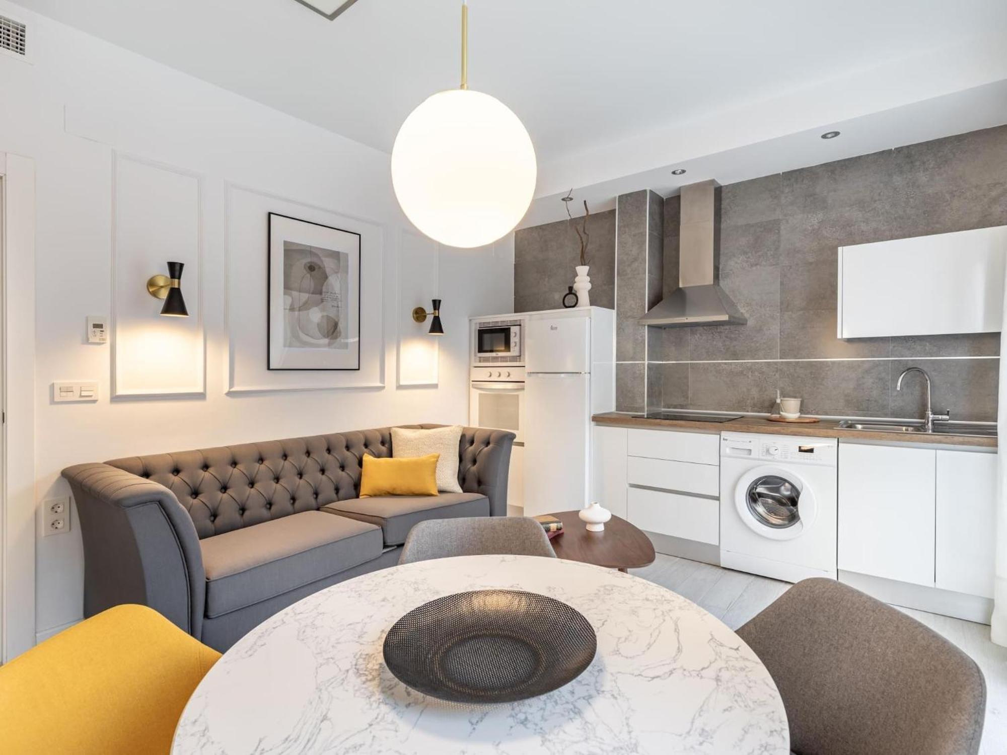 Central Stylish And Elegant 1 & 2 Bedroom Apartments I กรานาดา ภายนอก รูปภาพ
