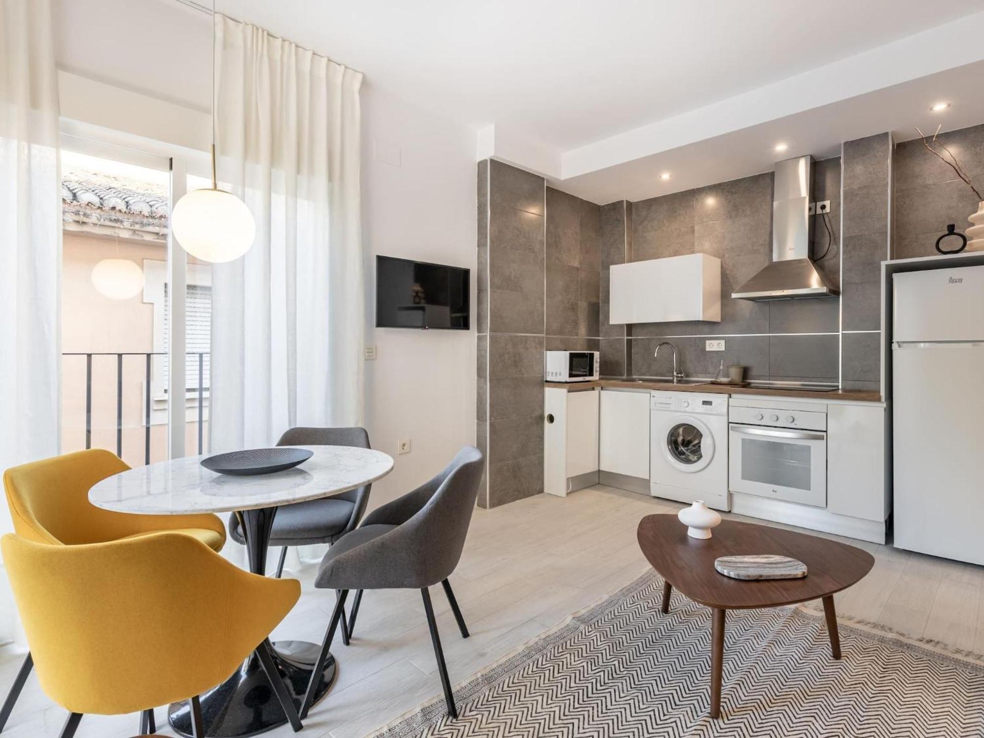 Central Stylish And Elegant 1 & 2 Bedroom Apartments I กรานาดา ภายนอก รูปภาพ