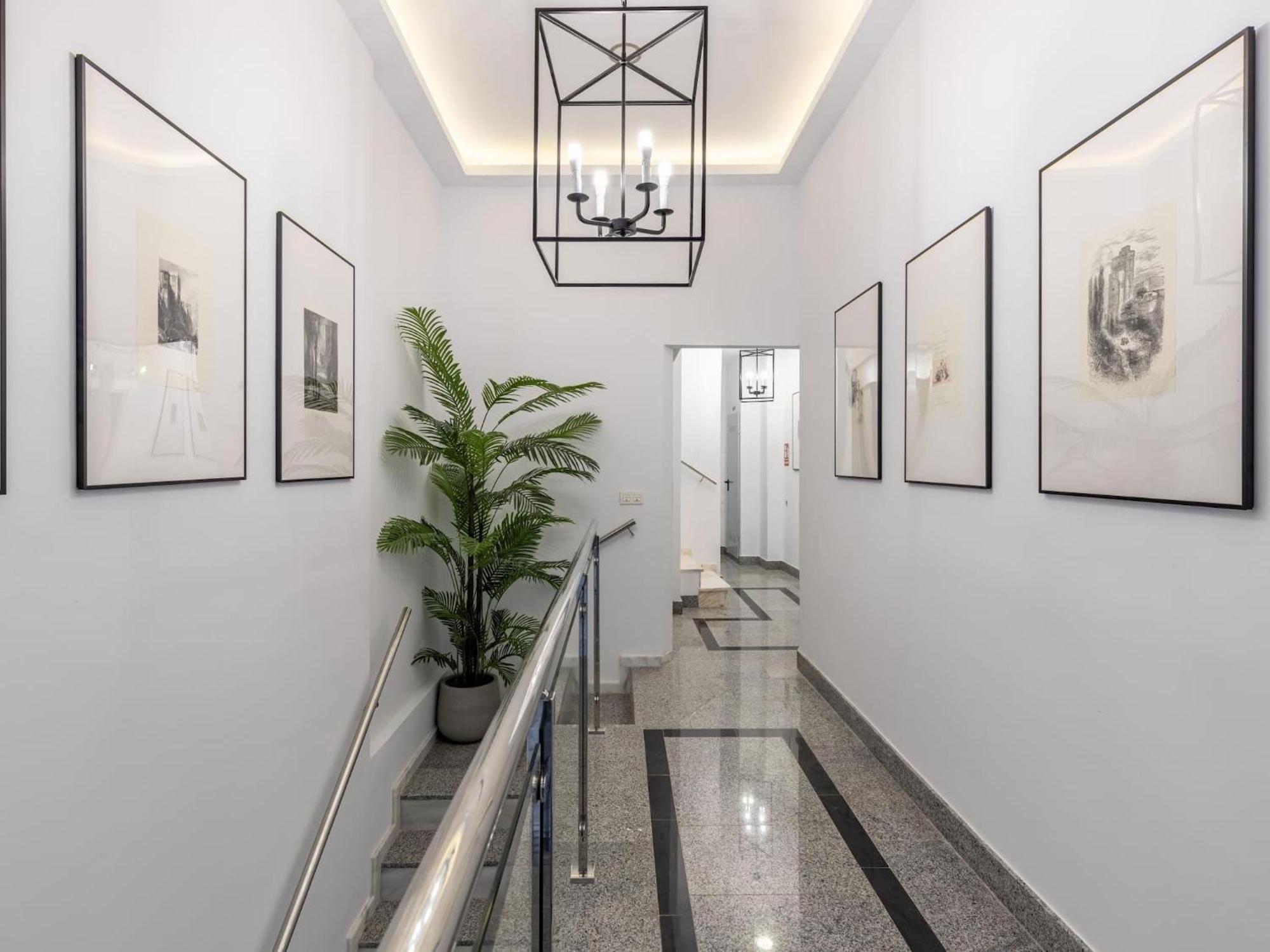 Central Stylish And Elegant 1 & 2 Bedroom Apartments I กรานาดา ภายนอก รูปภาพ