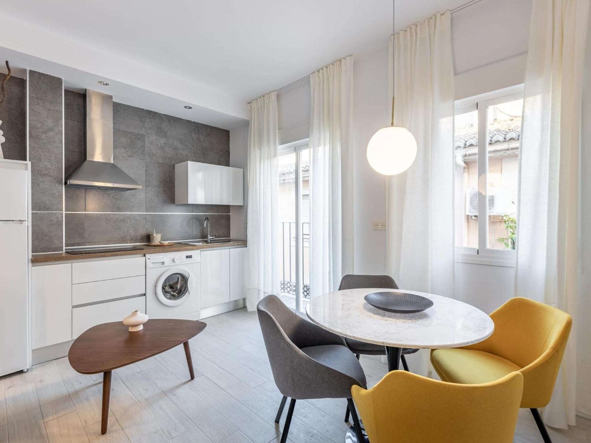 Central Stylish And Elegant 1 & 2 Bedroom Apartments I กรานาดา ภายนอก รูปภาพ